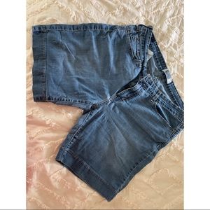 Levi Women Shorts
